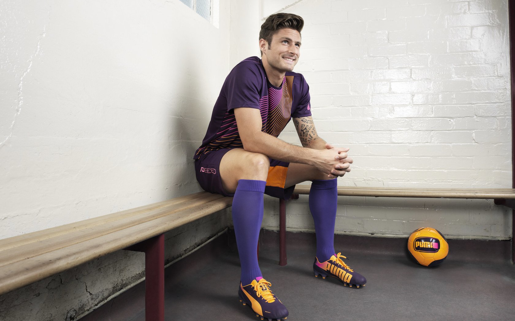 C罗转会新东家引发热议,c罗转会信息